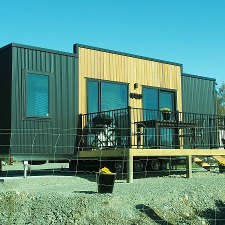 Boutique Tiny House - Te Anau Country Accommodation المظهر الخارجي الصورة