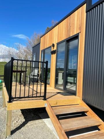 Boutique Tiny House - Te Anau Country Accommodation المظهر الخارجي الصورة
