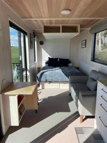 Boutique Tiny House - Te Anau Country Accommodation المظهر الخارجي الصورة