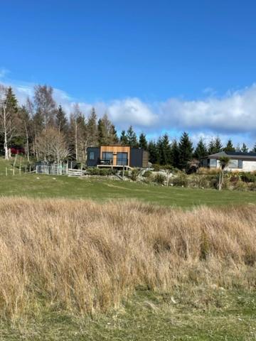 Boutique Tiny House - Te Anau Country Accommodation المظهر الخارجي الصورة
