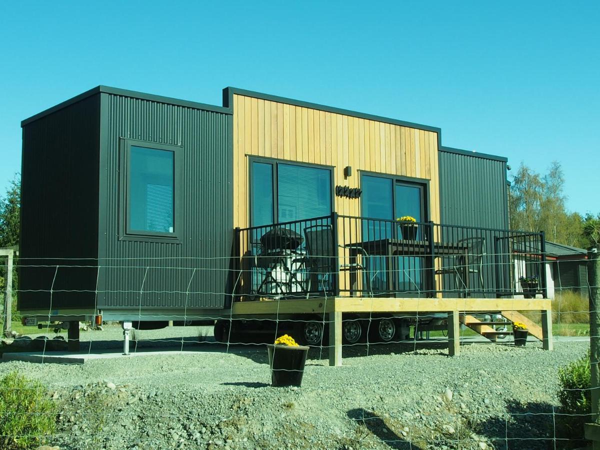 Boutique Tiny House - Te Anau Country Accommodation المظهر الخارجي الصورة
