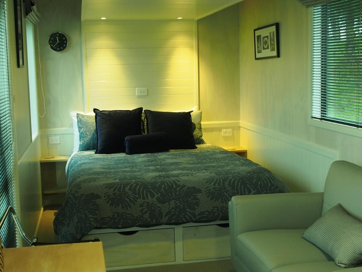 Boutique Tiny House - Te Anau Country Accommodation المظهر الخارجي الصورة