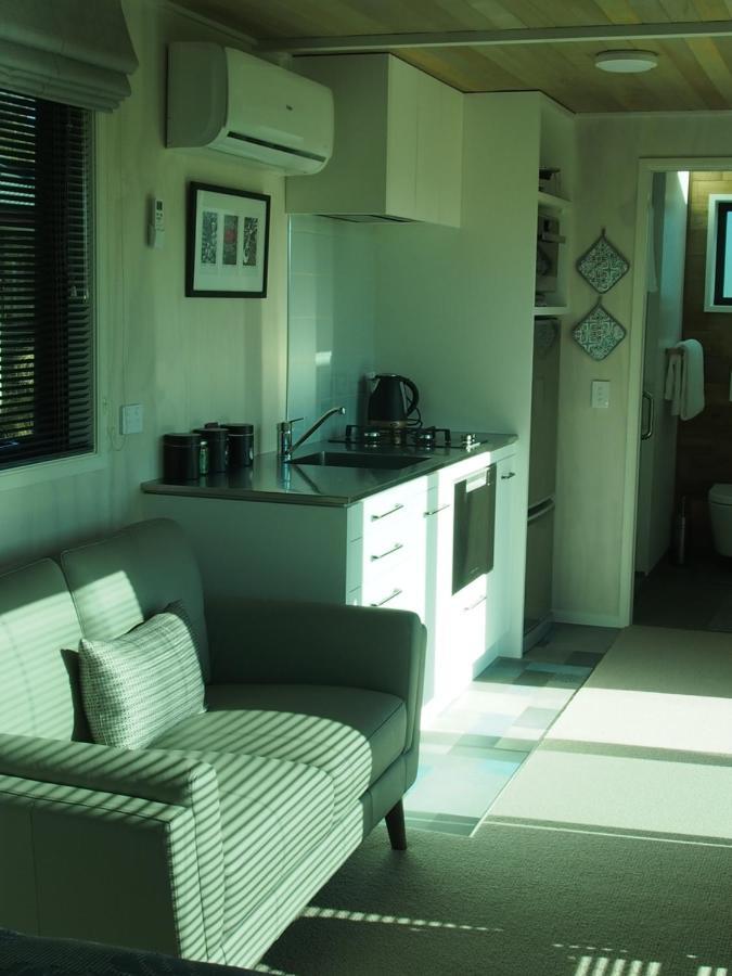 Boutique Tiny House - Te Anau Country Accommodation المظهر الخارجي الصورة